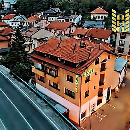 Garni Motel Aba Travnik Eksteriør bilde